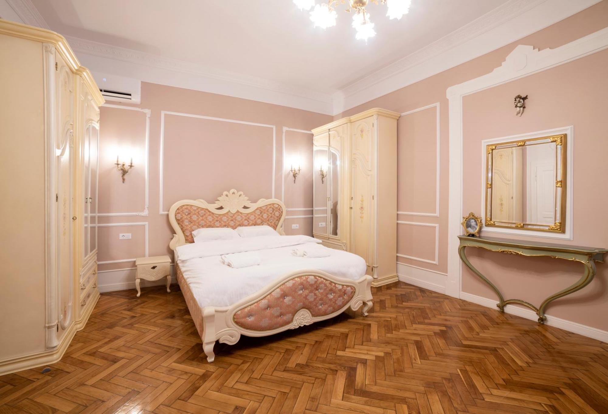 Aesthetic Pleasure - Central Downtown Apartments Oradea Exterior foto