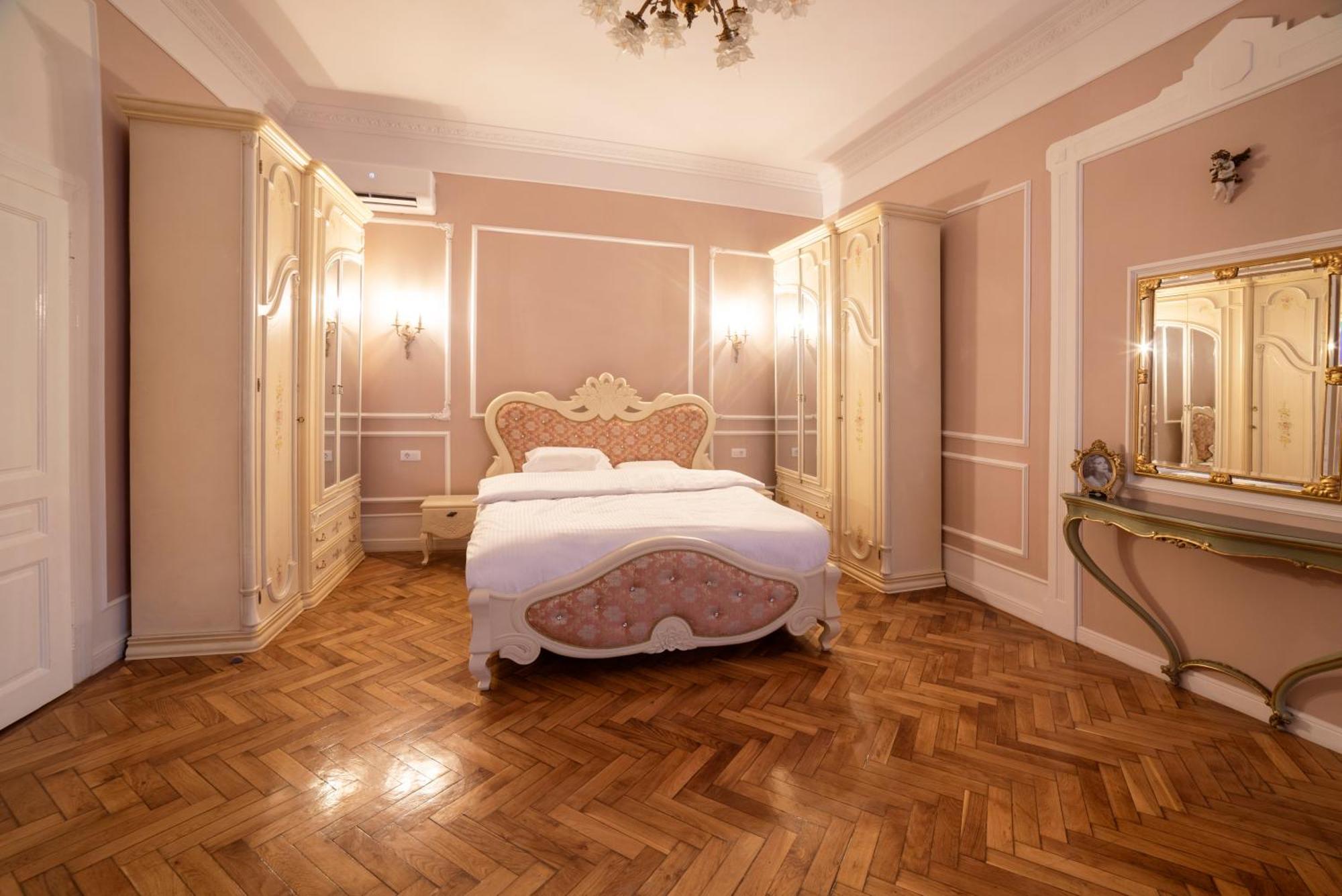 Aesthetic Pleasure - Central Downtown Apartments Oradea Exterior foto